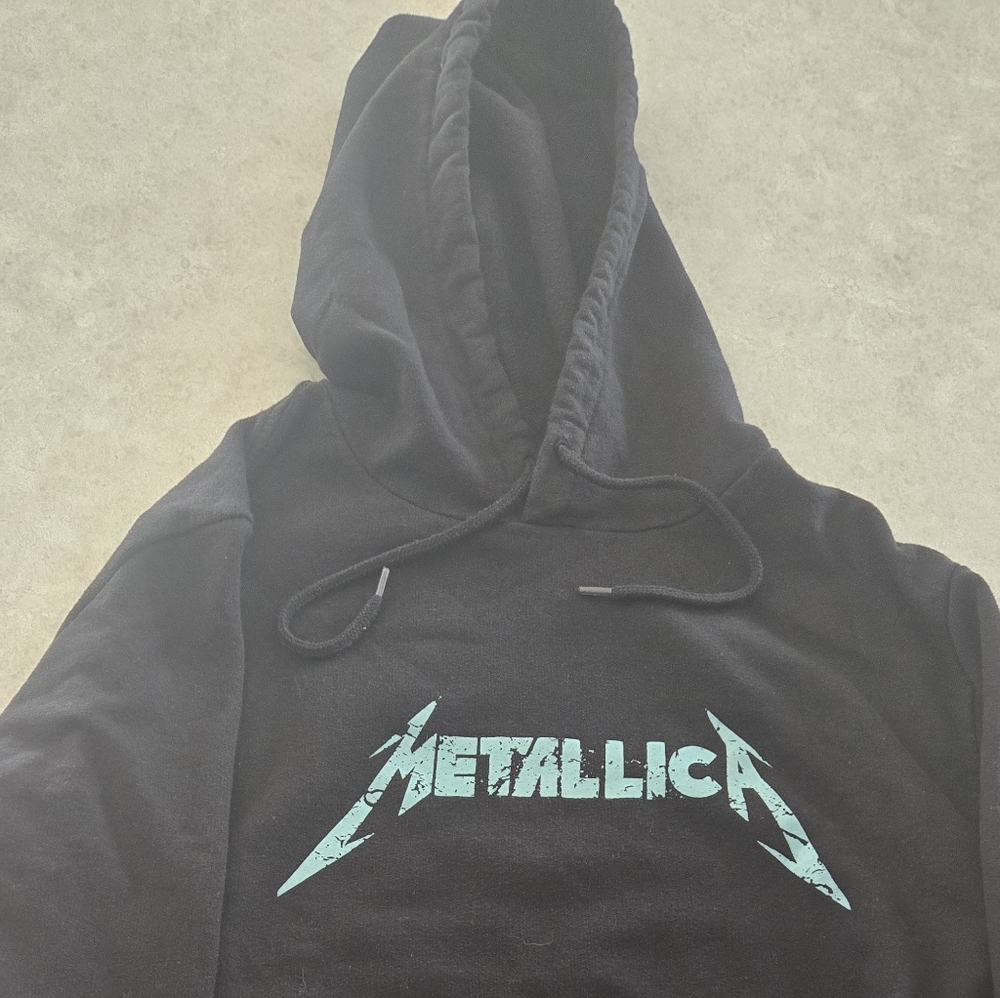 Metallica Black Graphic Hooded Sweatshirt with Purple Skull Design - Picture 2 of 5